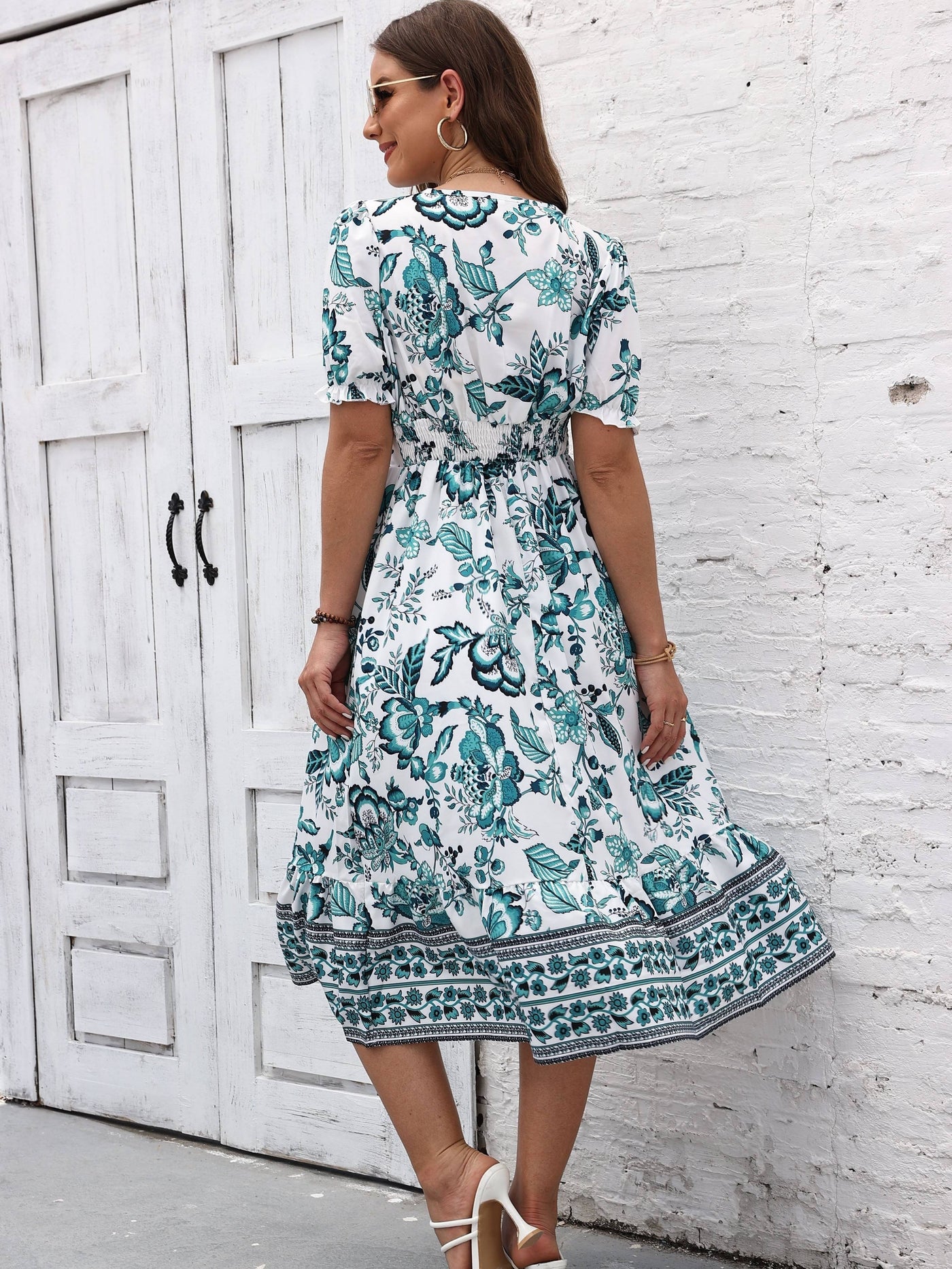 Corinne | Robe Élégante Fleurie à Col en V