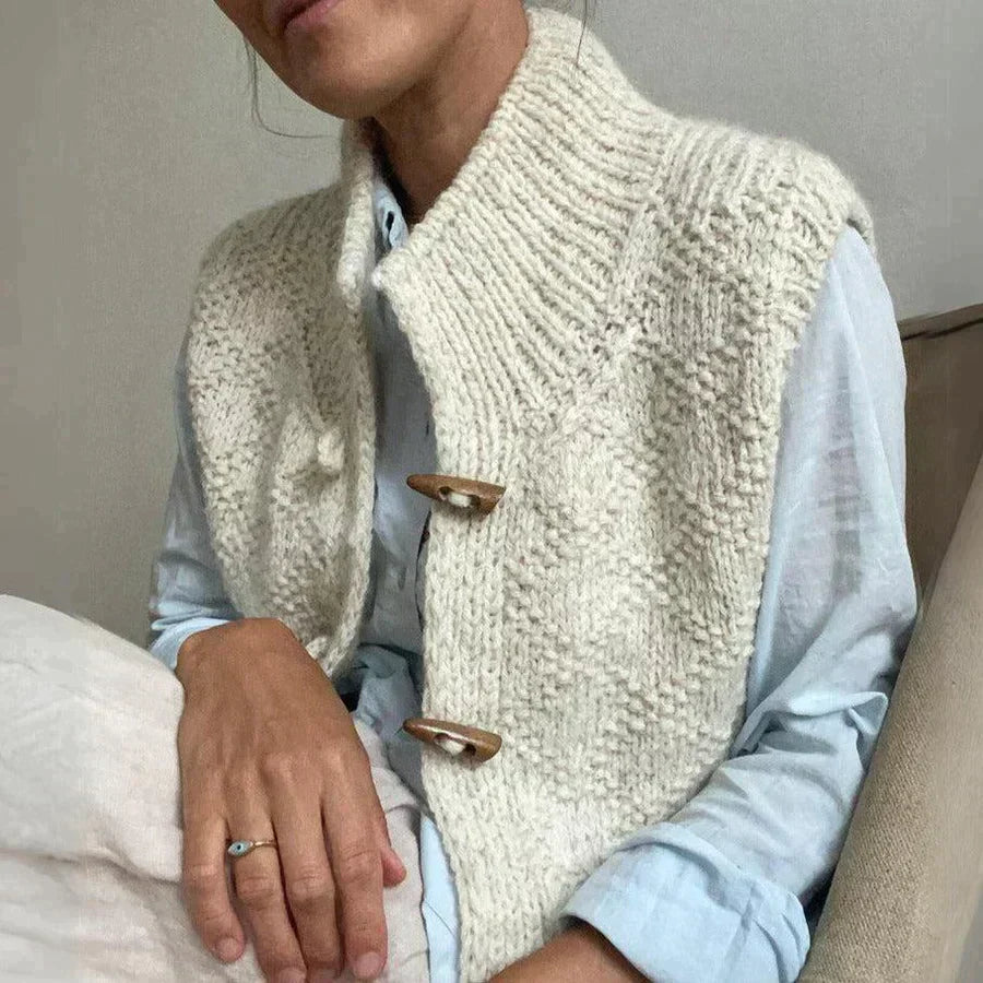 Diane | Gilet en Maille avec Col Haut et Boutons