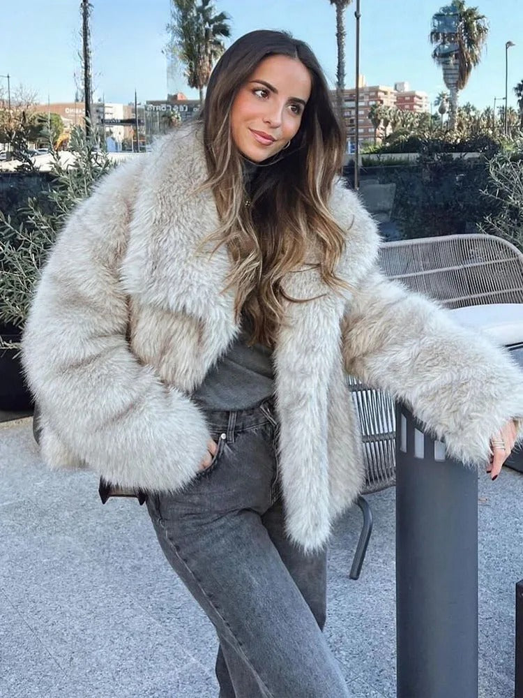 Alena | Manteau en Fausse Fourrure Élégant
