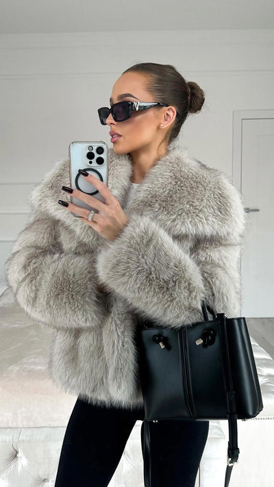 Alena | Manteau en Fausse Fourrure Élégant