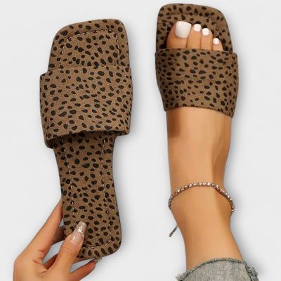 Chaussons plats avec motif léopard